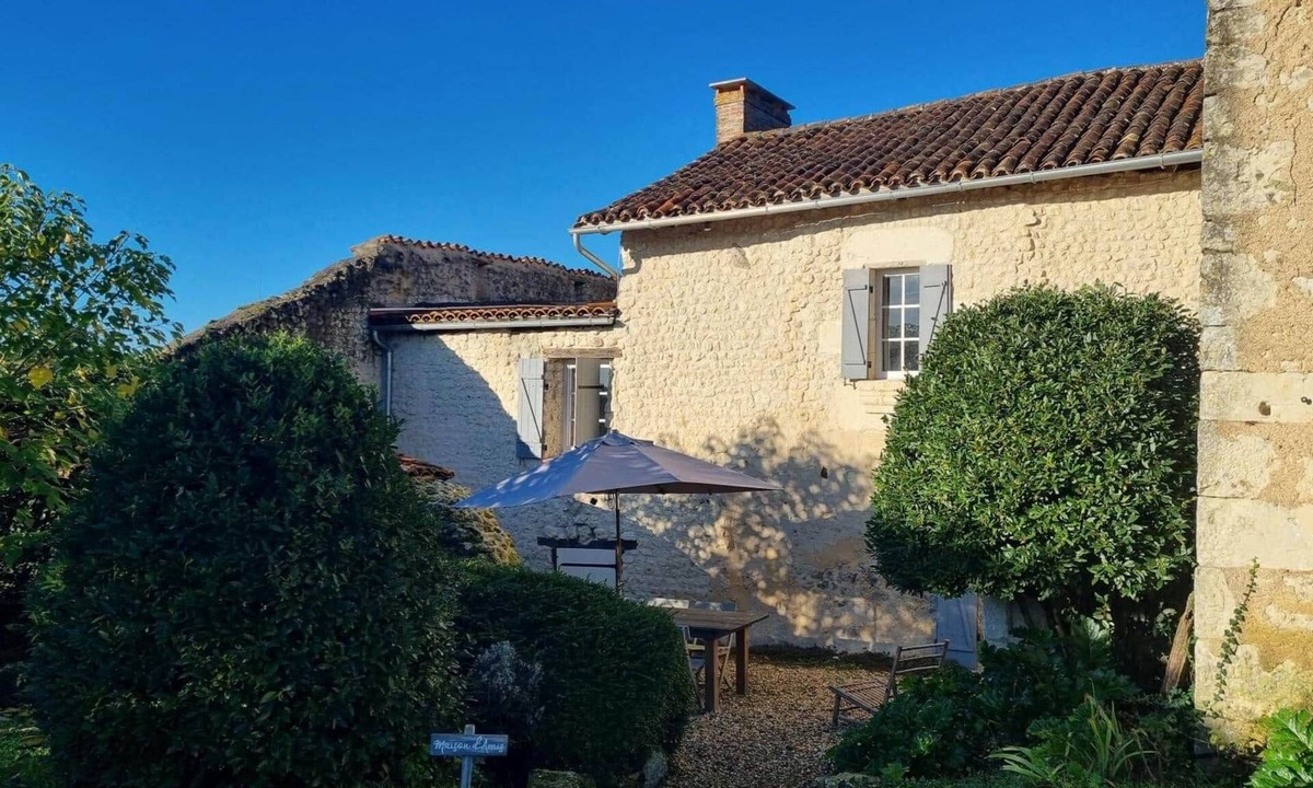 Salles-Lavalette House | This delightful three bedroom cottage offers accommodation for up to six people.