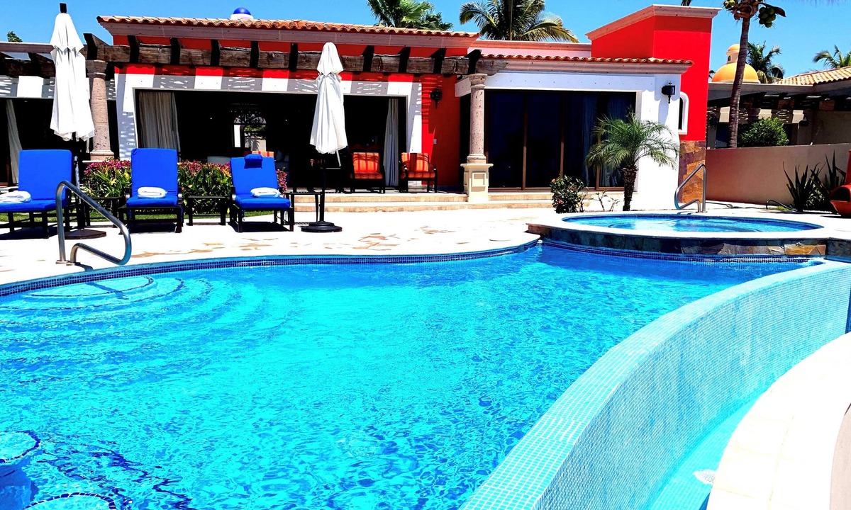 Cabo San Lucas Resort | This fabulous 3 Bdrm home with private pool is at the Hacienda Encantada Resort