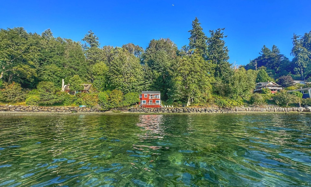 South Colby House | This house is a 2 bedroom(s), 1 bathrooms, located in Vashon, WA.