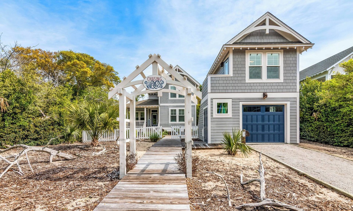 Cape Fear Station House | This like-new 4BR/3.5BA home in sought-after Cape Fear Station- Pet friendly