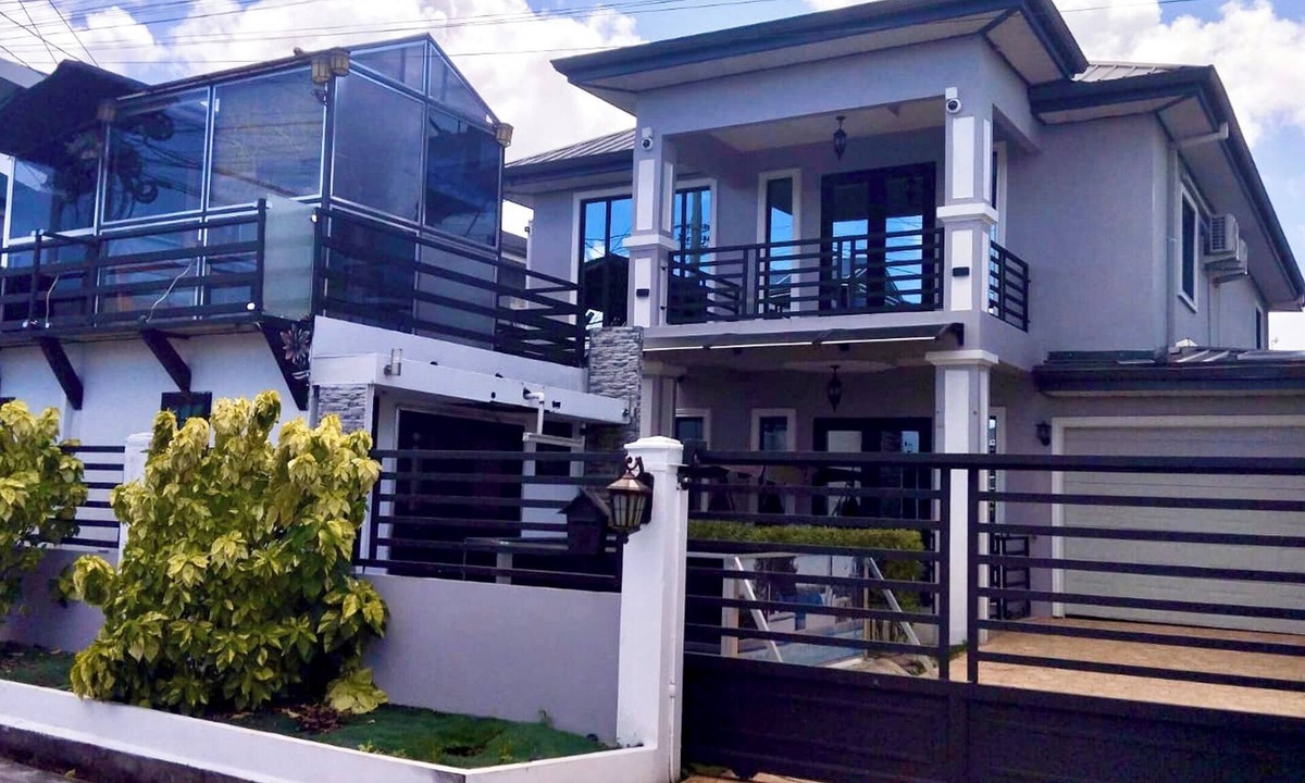 Claxton Bay House | This spacious property features a fully equipped kitchen, and an inviting small pool