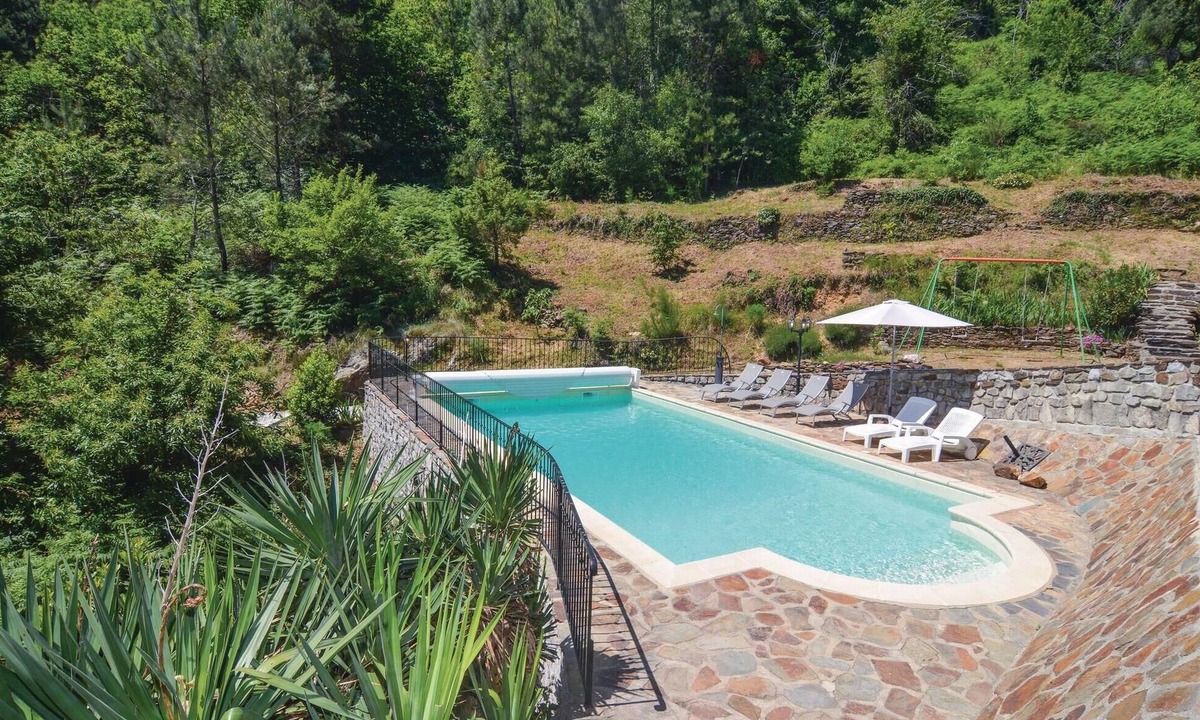 Les Vans House | This stone house in the Ardèche department is typical of the region.