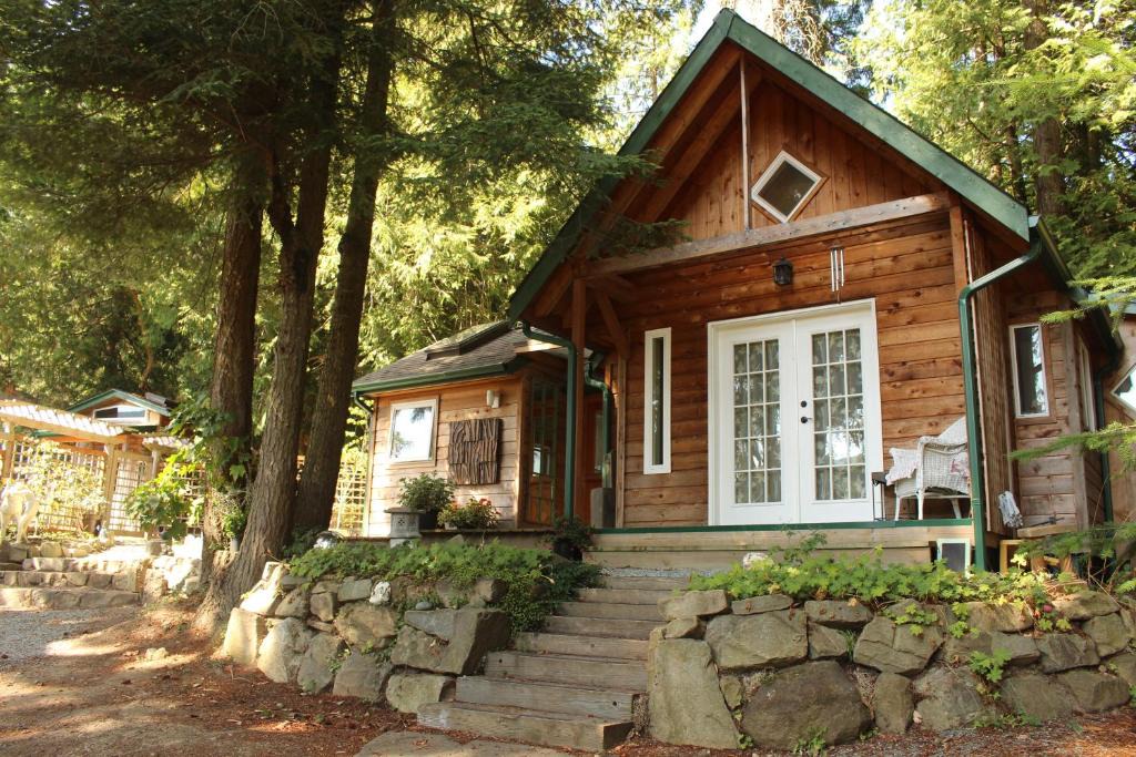 Salt Spring Island House | Thistle Dew Cottage
