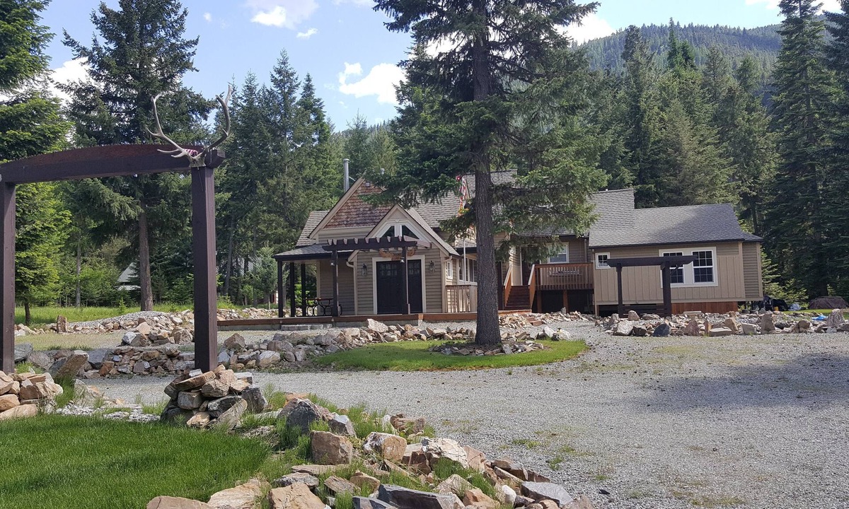 Thompson Falls House | Thompson Falls Paradise * Montana's Gem * low as $165 per Night !