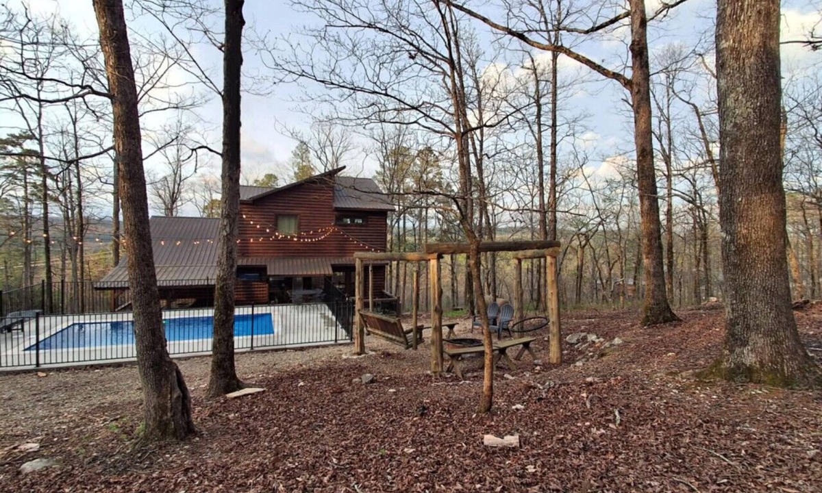 Broken Bow Cabin | Three Bears Hideout, Mountain Views, Relaxing pool retreat