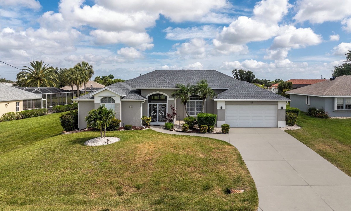 Broadmoor House | Three bedroom, 2 bathroom Pool home overlooking a canal in Rotonda West.