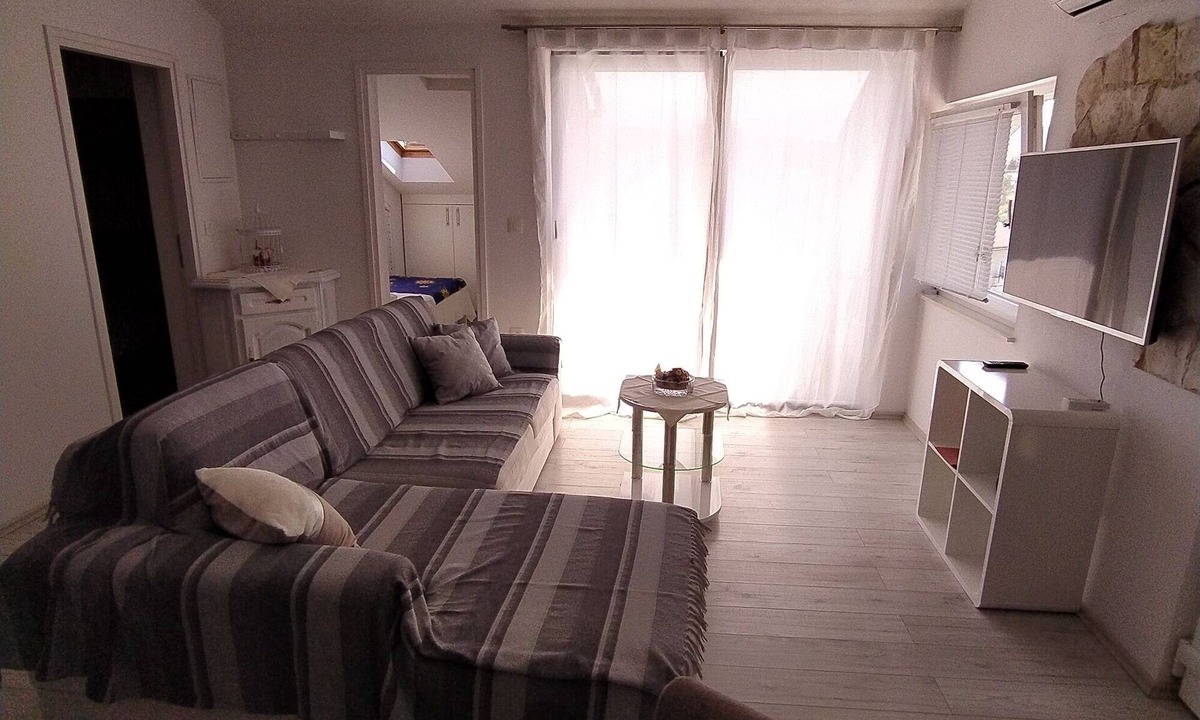 Supetarska Draga Apartment | Three bedroom apartment with terrace and sea view Supetarska Draga - Donja, Rab (A-2022-a)