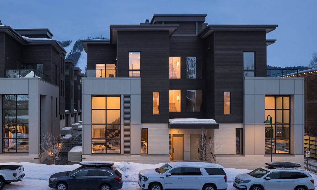 Jackson House | Three-Bedroom, Five-Floor Townhouse in the Heart Jackson