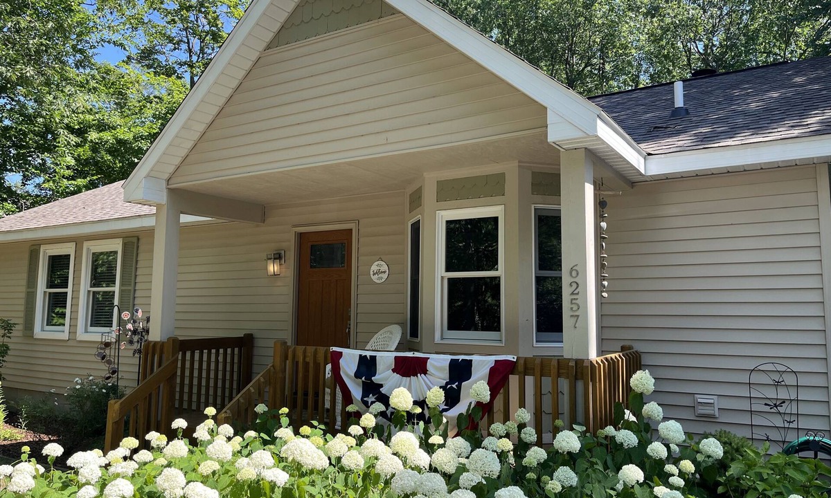 Empire House | Three Bedroom, Newly Remodeled Home, Just Two Blocks From Downtown Glen Arbor.