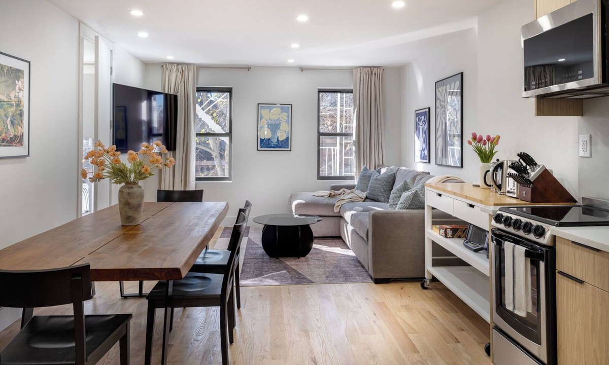 Williamsburg Apartment | Three Bedroom Suite in Condo-Hotel (The Serene Hotel Group)