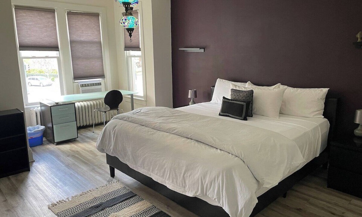 Trinidad House | Three Bedroom Townhouse close to H Street NE!