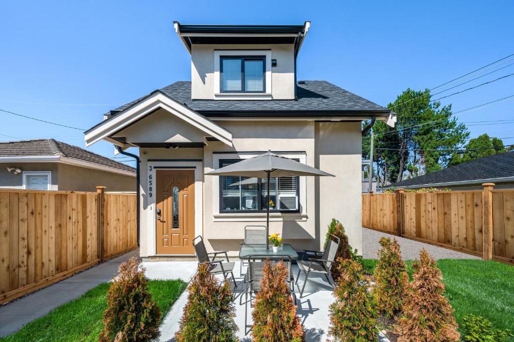 Killarney Villa | Three bedrooms new laneway house near public transit & MAJOR INTERNATIONAL SPORTING EVENT training site