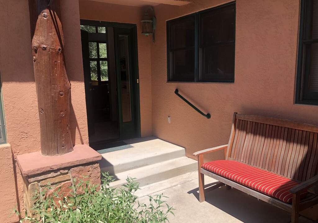 Dalton Ranch House | Three minutes to Dalton Ranch Golf Club!
