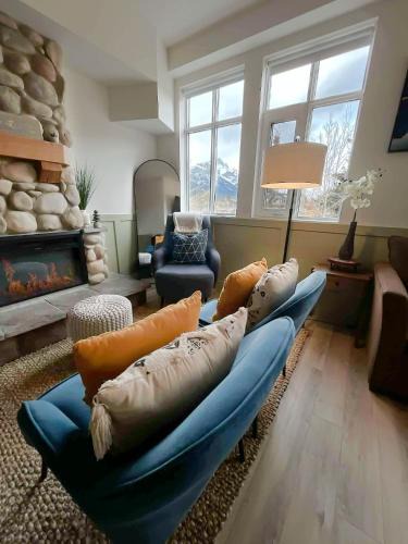 Canmore Apartment | Three Peaks Getaway 2 bedrooms & 2 bath-sleeps 6