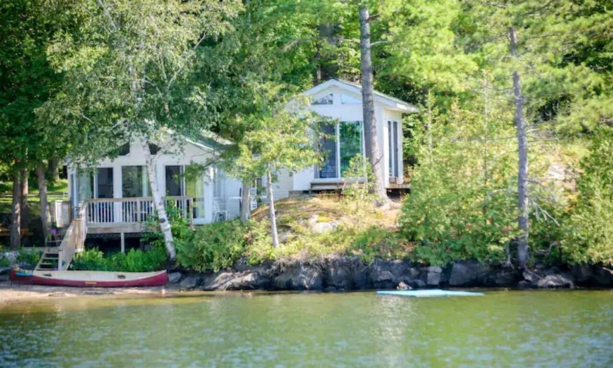 Frontenac Cottage | Three Pet-Friendly Cottages Perfect for Outdoor Adventures in Ontario