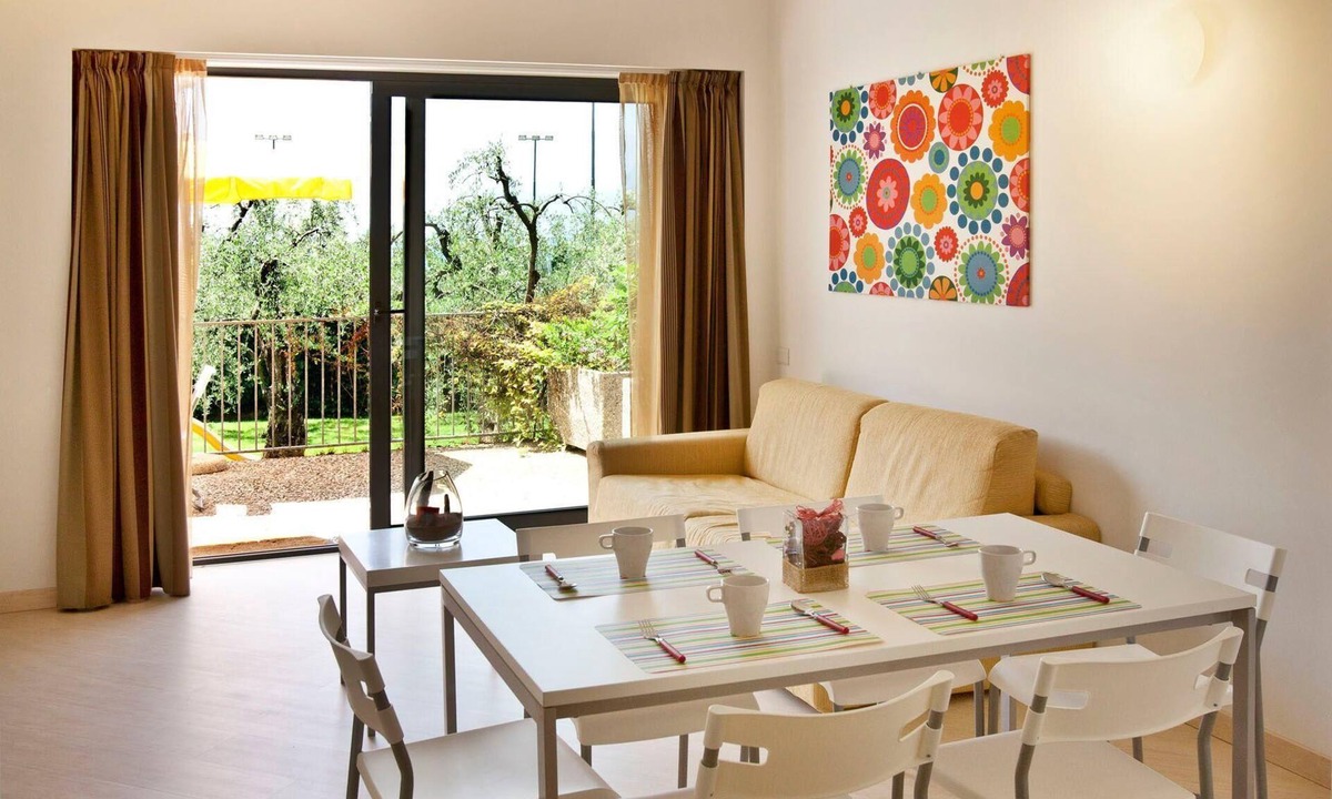 Val di Sogno Apartment | Three-room apartment with partial lake view