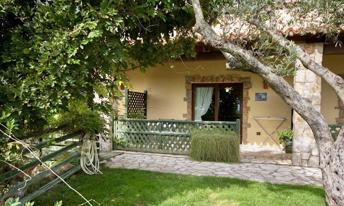 Santa Maria La Palma Apartment | Three-room apartment of 60 square meters, at ground floor and arranged on two levels. Comprising a living room with a sofa bed for two people, a fully equipped kitchenette. Two bedrooms and a bathroom with shower upstair.Splendid terrace with a view, ide