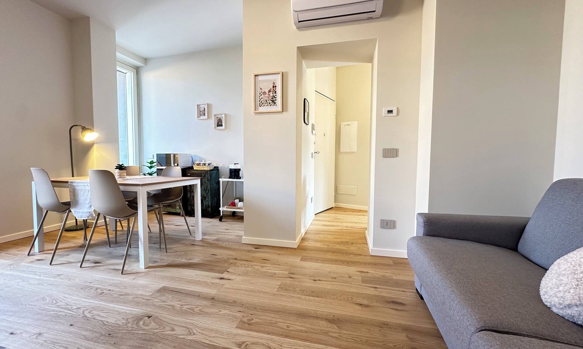 Cremona Apartment | Three-room World Map, Free Parking (2 bedrooms)