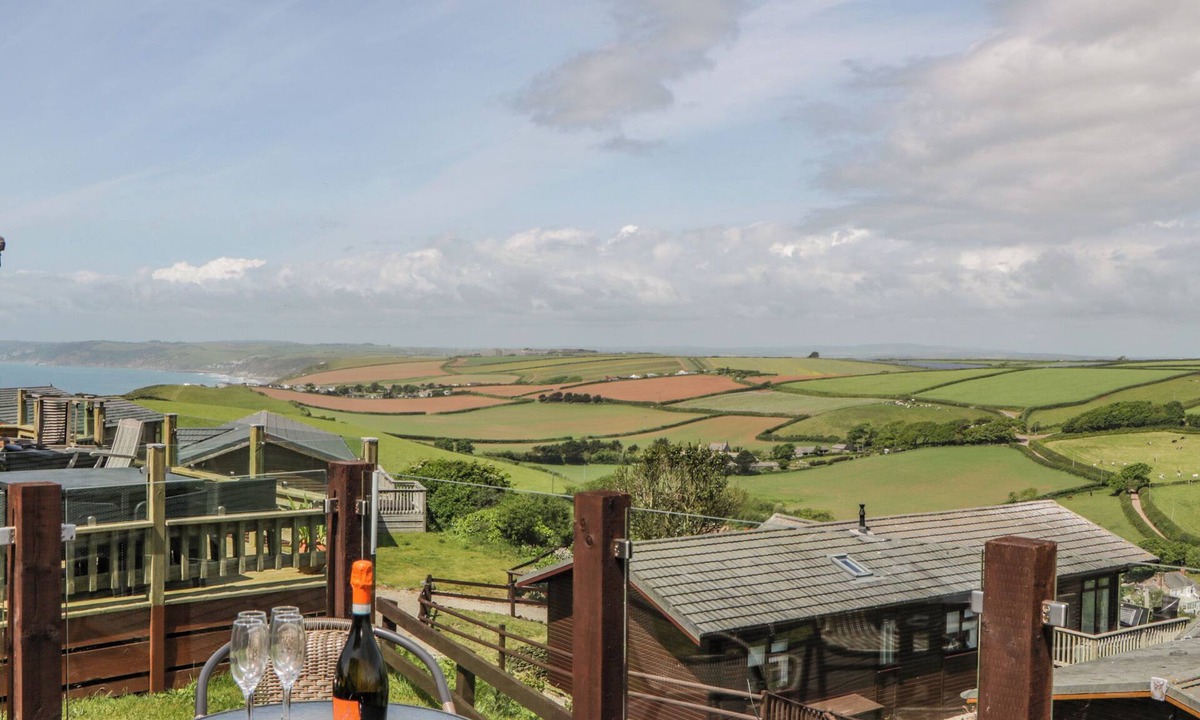 Portwrinkle Cottage | Three Views Lodge
