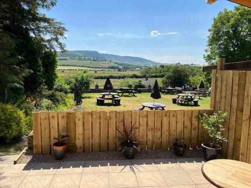 Thropton Hotel | Three Wheat Heads