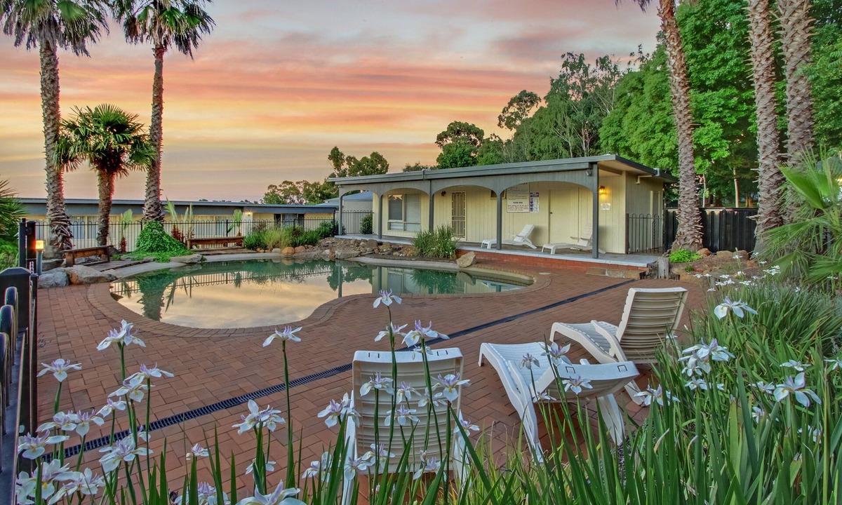 Yass Hotel | Thunderbird Motel