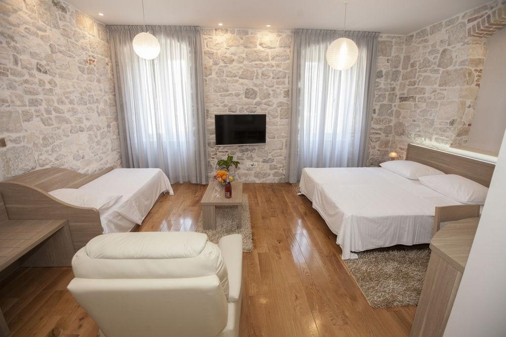 Old Town Hotel | Tifani Luxury Rooms