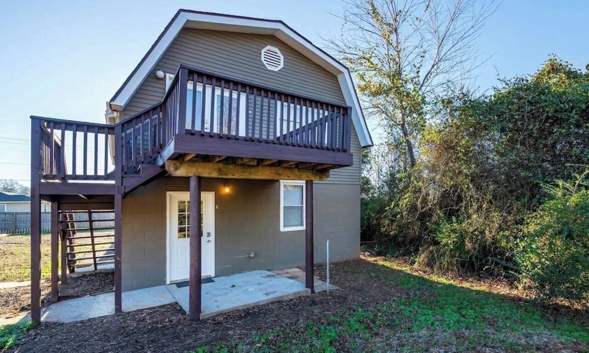 Central Apartment | Tigers Refuge:Apt B 1br/1ba 10 min from Clemson U.