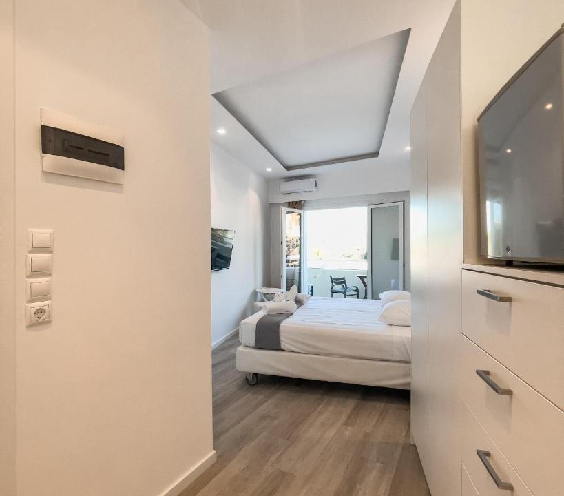 Nea Makri Apartment | TIKI BEACH STUDIOS