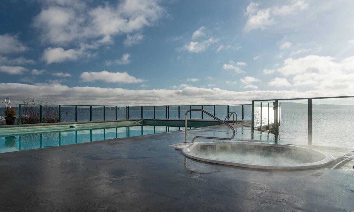 North Oyster Condo | Tillicum Tidal Retreat