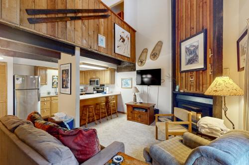 Copper Mountain Village Apartment | Timber Creek Bldg B #305