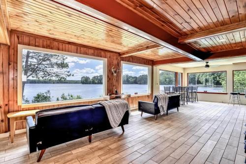 Rhinelander House | Timber Lodge Retreat