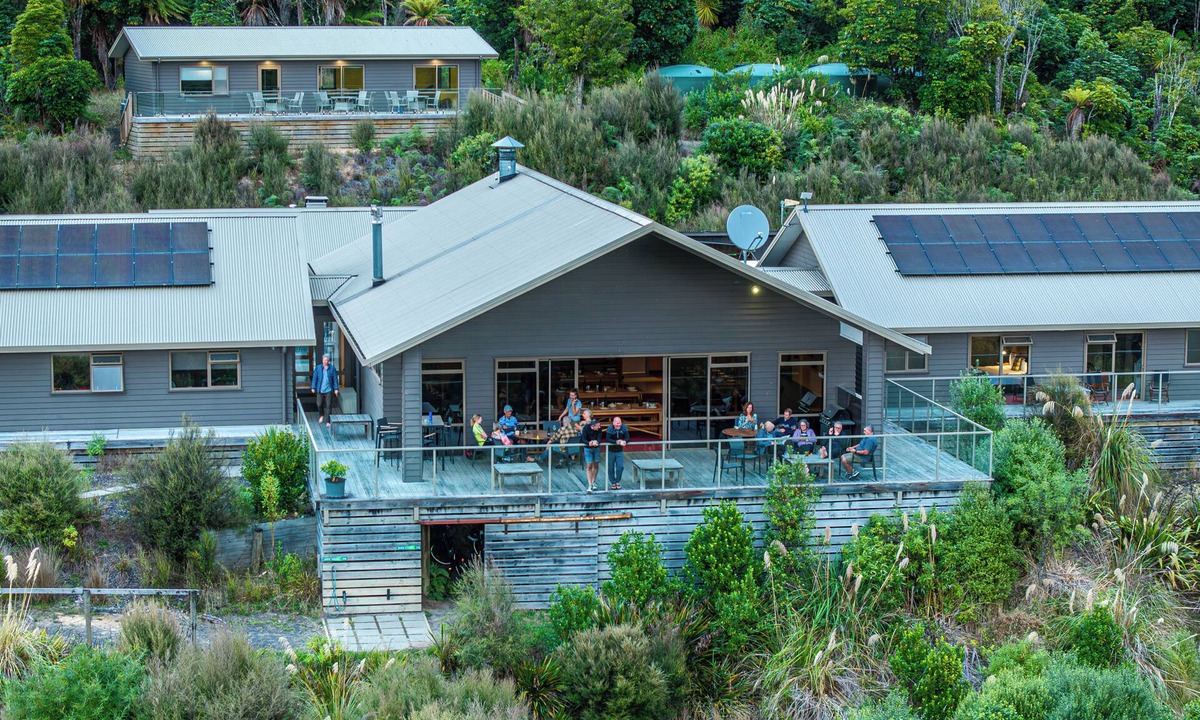 North Island Cabin | Timber Trail Lodge & Transport