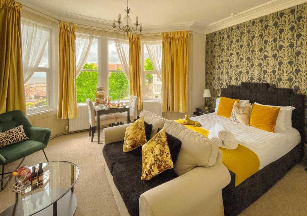 Weston-super-Mare House | Timbertop Suites - Adults Only