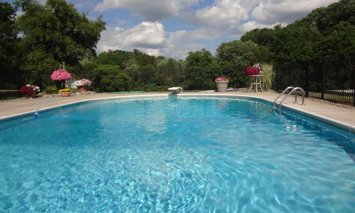 State College House | TIME TO BOOK FOR A SUMMER VACATION. BOOK EARLY FOR MORE OPTIONS
