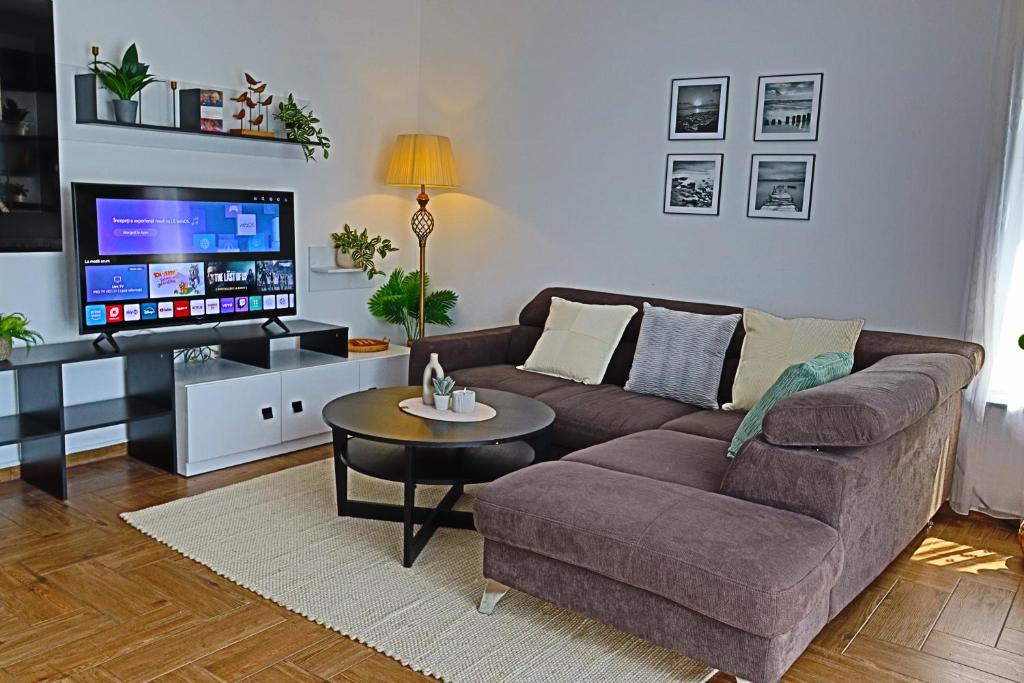 Selimbar Apartment | Timeea Home