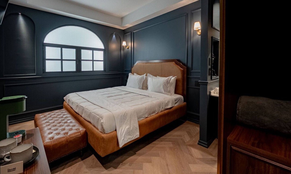 Benito Juarez Bed & Breakfast | Timeless Elegance with City Views