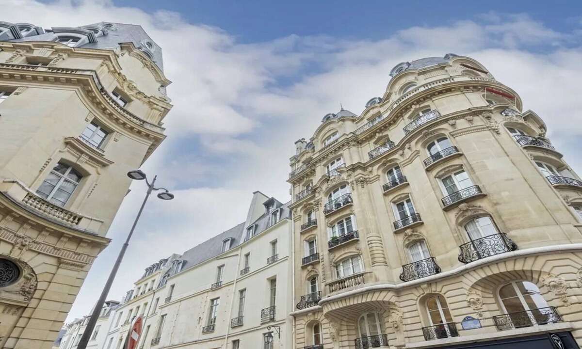 Gaillon Apartment | Timeless Elegance:Classic Parisian Architecture Meets Modern Luxury-Palais Royal
