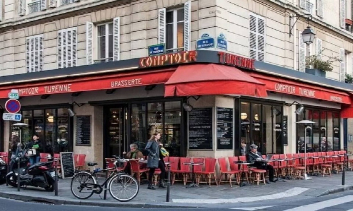 Archives Apartment | Timeless Marais- sparkling with plenty of Parisian charm on rue Turenne