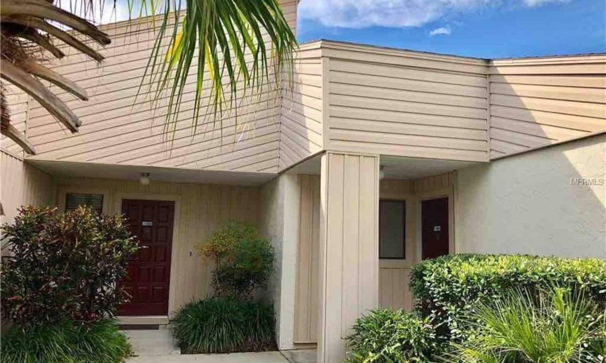 Nichols Condo | TimeOut! Spacious condo - 2 Bedroom, 2 Bath, Sleeps 6, Pool