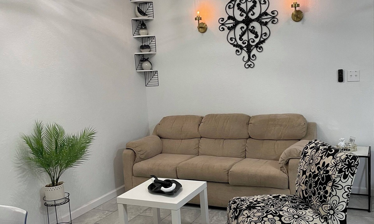 Crystal Lake Apartment | Tiny Bella Mansion