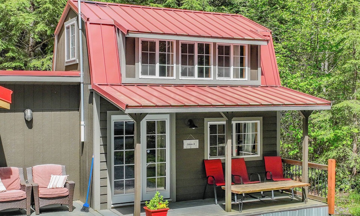 Ashford Cabin | Tiny Cabin B, Steps from Mt. Rainier Nat Park W/firepit close to river & trails
