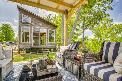 Rogersville House | Tiny Cabin Getaway in the Tennessee River Valley