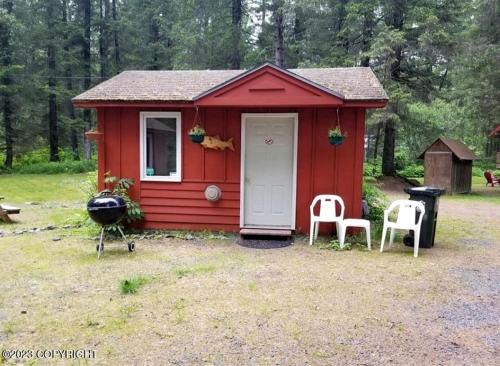 Bear Creek House | Tiny Cabin Perfect for Two in Seward, Alaska