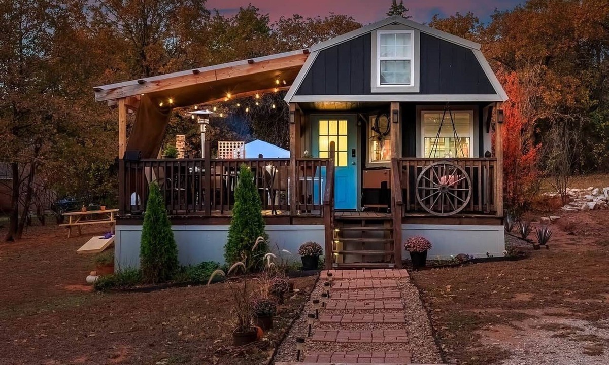Edmond Cabin | Tiny Cabin w Deck Grill Hammocks Pool & Firepit