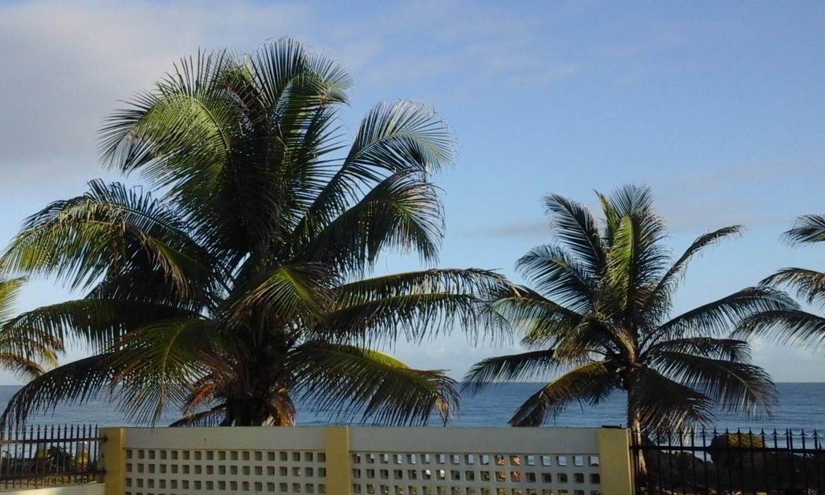 Arecibo Pueblo Villa | Tiny Gem - Oceanfront