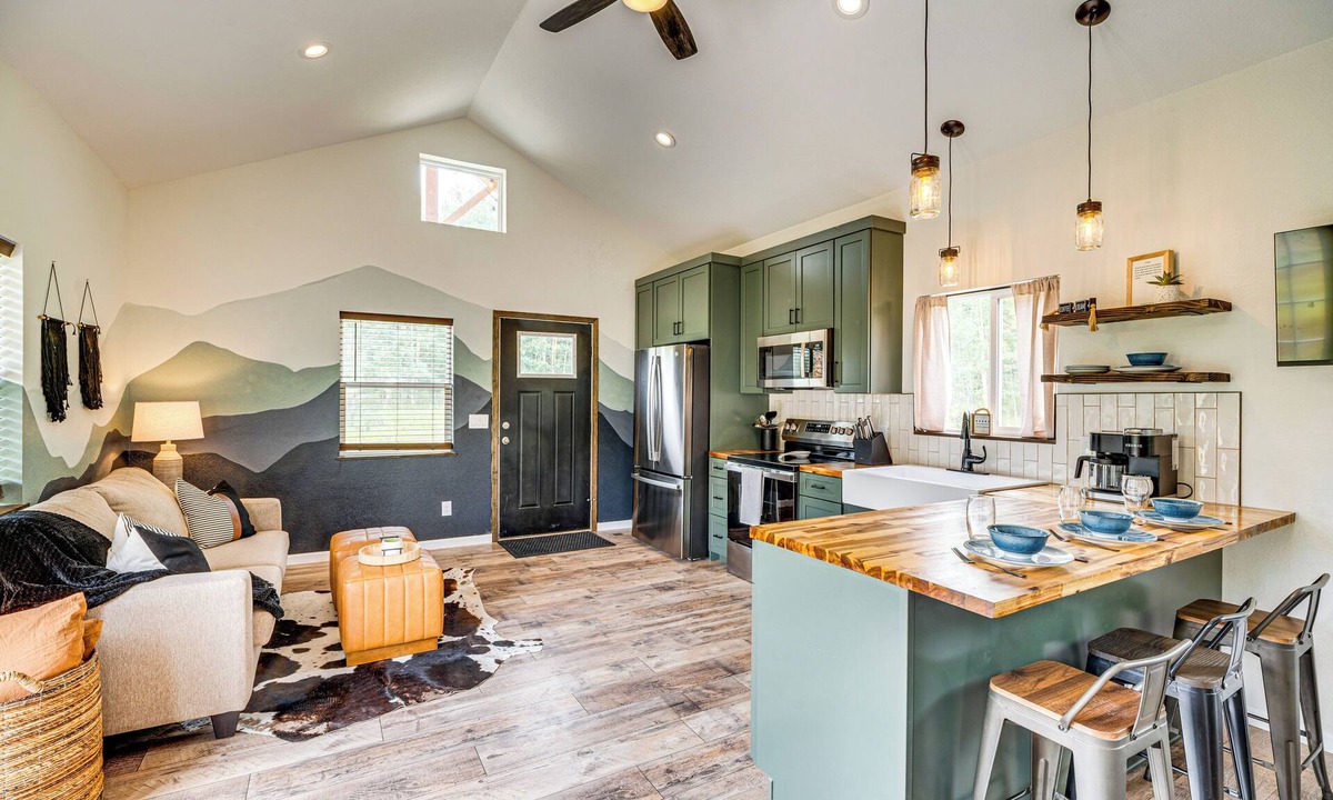 Lake George Apartment | Tiny Glamping Cabin: 2 Mi to Eleven Mile Reservoir