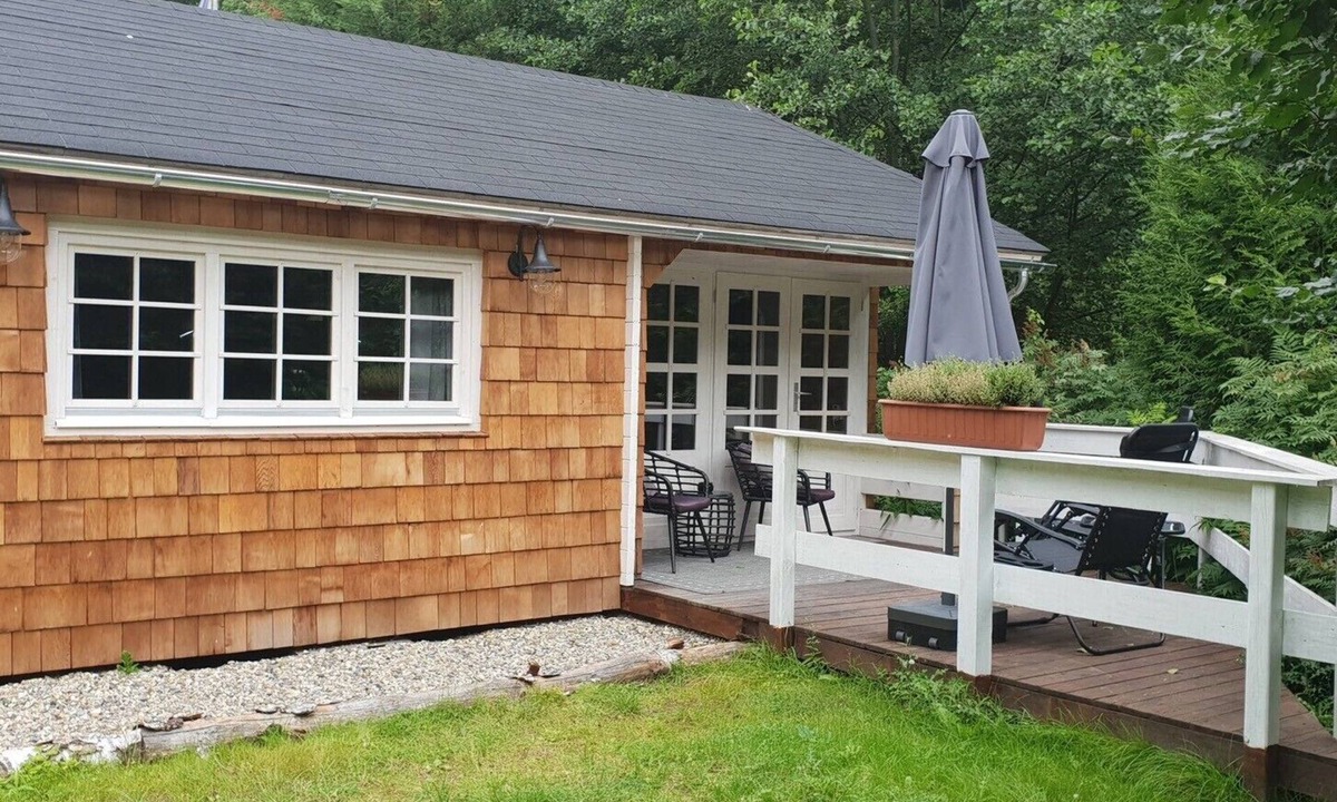 Niedenstein Apartment | Tiny House 'Weißenthalsmühle Birkenhäuschen' with Private Terrace