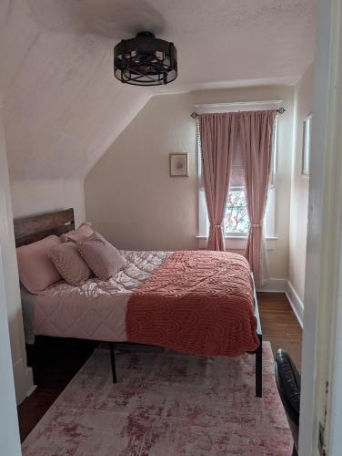 Castor Bed & Breakfast | Tiny Herd Guest Ranch