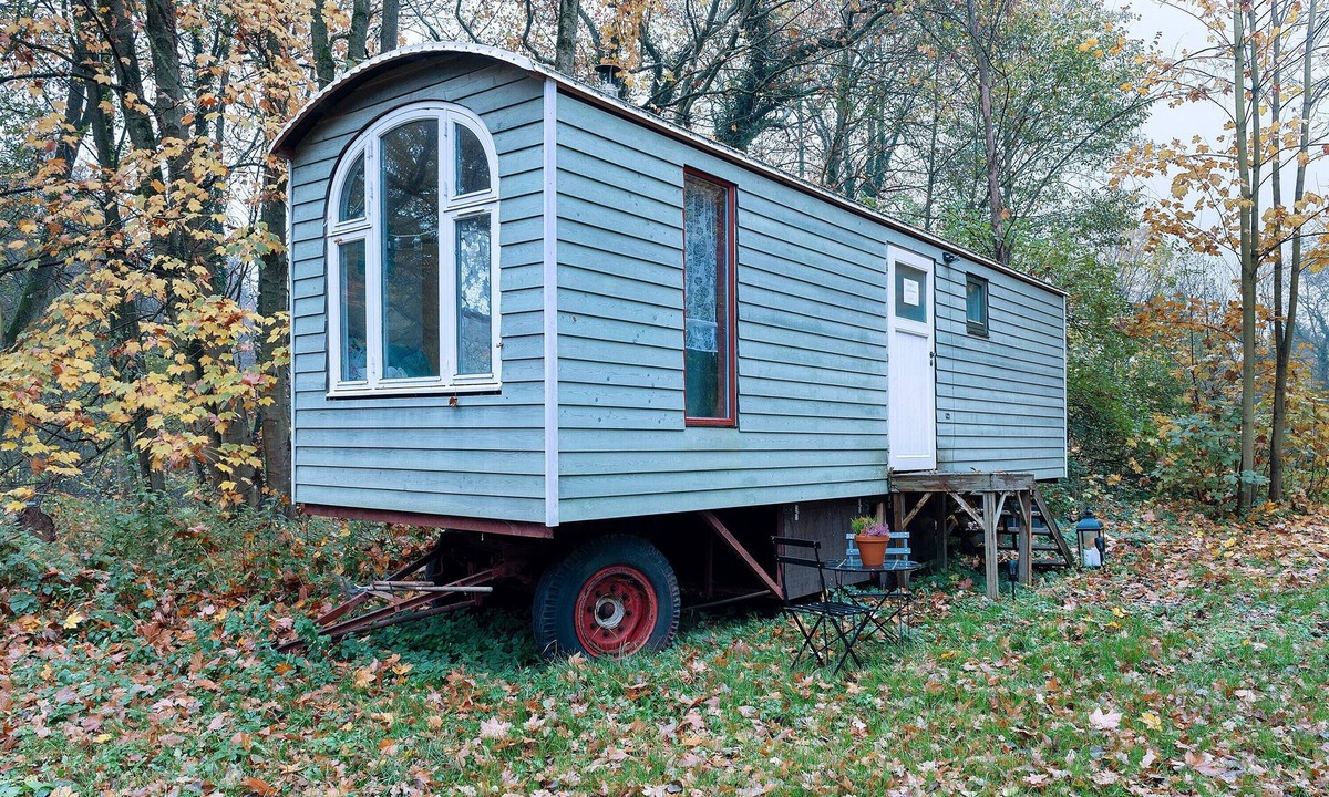 Marienfließ House | Tiny Home 'Bauwagen' with Shared Terrace and Garden