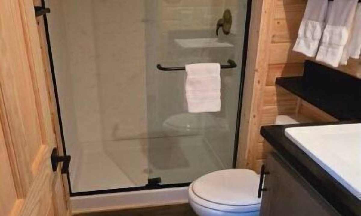Page Cabin | Tiny Home King Room #8A